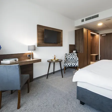 Hotell Db 4*